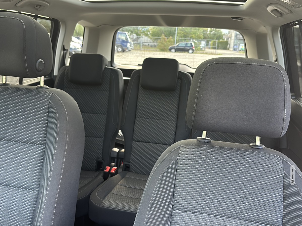 Volkswagen Touran 1.5 TSI *LED*SHZ*NAVI*KLIMA