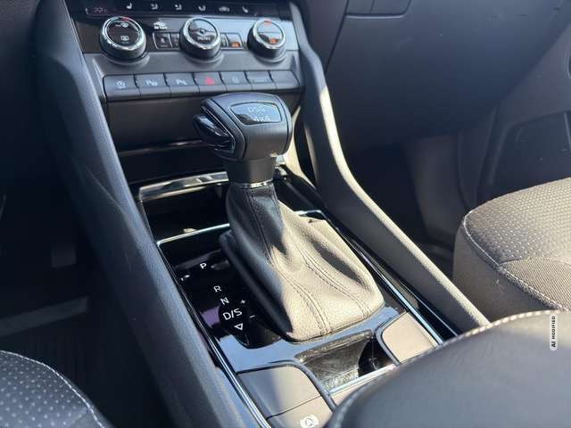 Skoda Kodiaq 2.0 TDI Tour 4x4 DSG / NAVI / AHK / STHZG / LED /