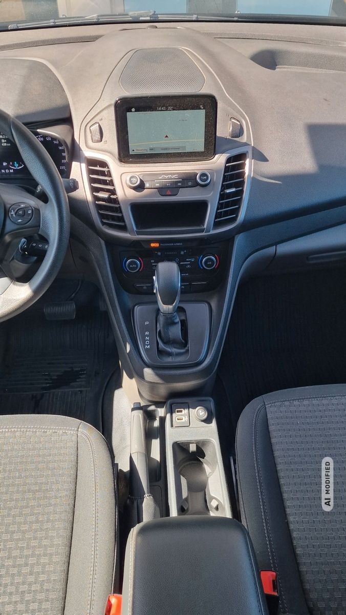 Ford Transit Connect Kombi Trend 1.HD AHK