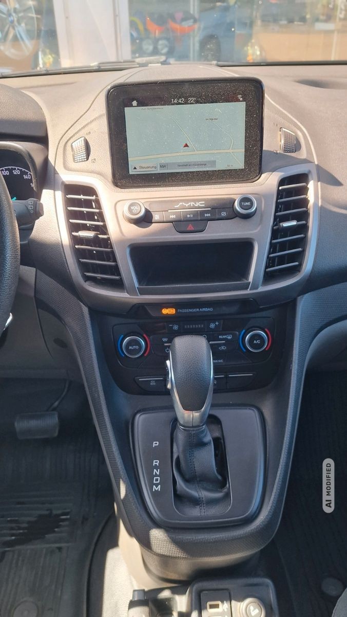 Ford Transit Connect Kombi Trend 1.HD AHK