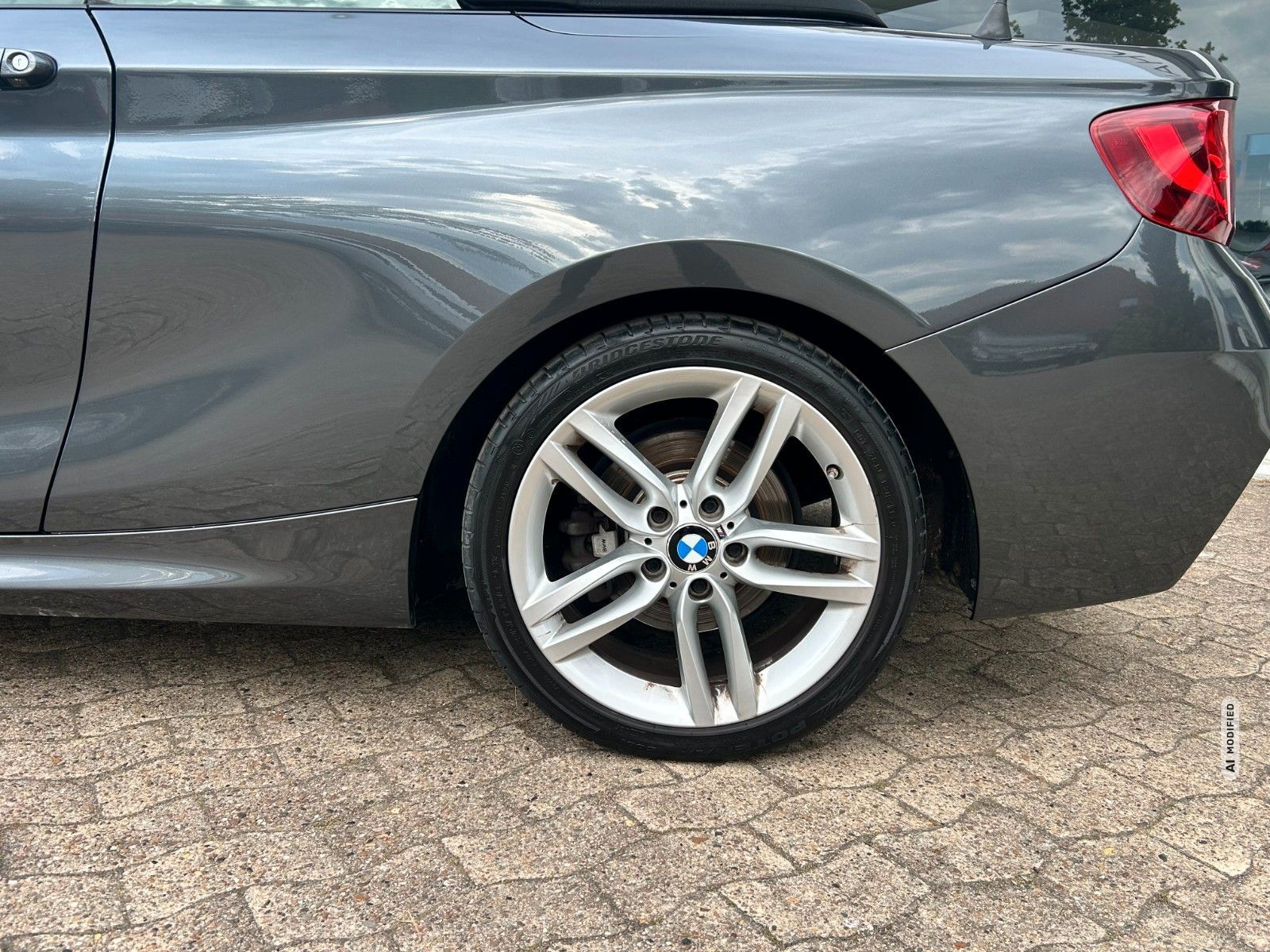 BMW 220 i Cabrio M Paket 1. Hand