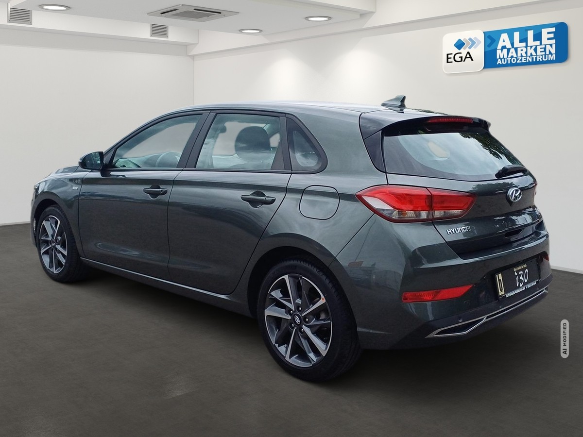 Hyundai i30 1.0 T-GDI Trend MHEV Sitzh. Kamera PDC Navi App 