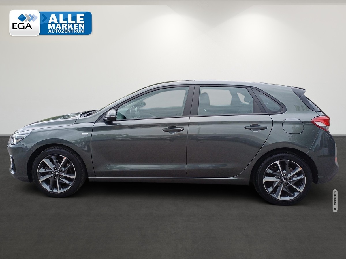Hyundai i30 1.0 T-GDI Trend MHEV Sitzh. Kamera PDC Navi App 