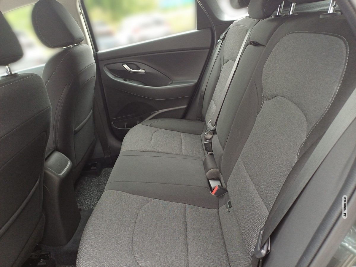 Hyundai i30 1.0 T-GDI Trend MHEV Sitzh. Kamera PDC Navi App 