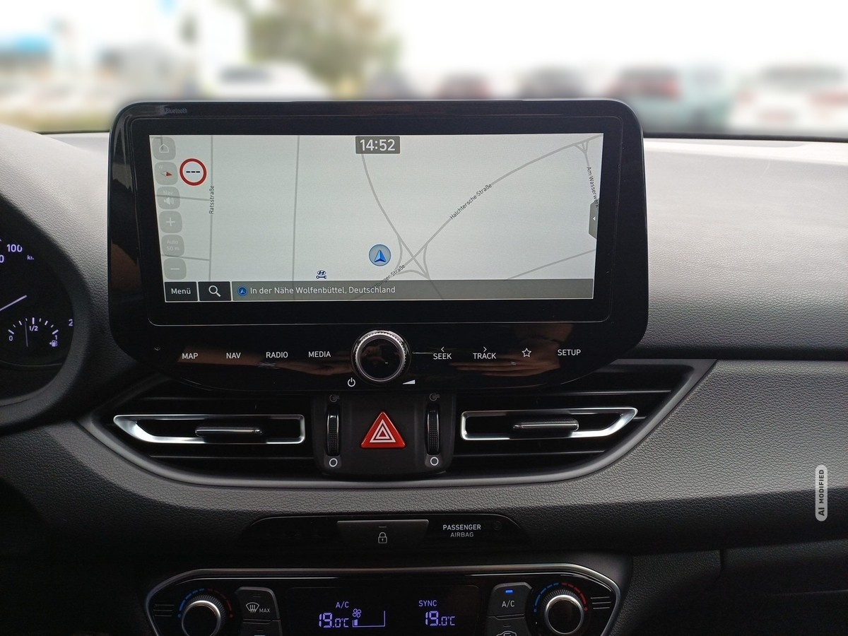 Hyundai i30 1.0 T-GDI Trend MHEV Sitzh. Kamera PDC Navi App 