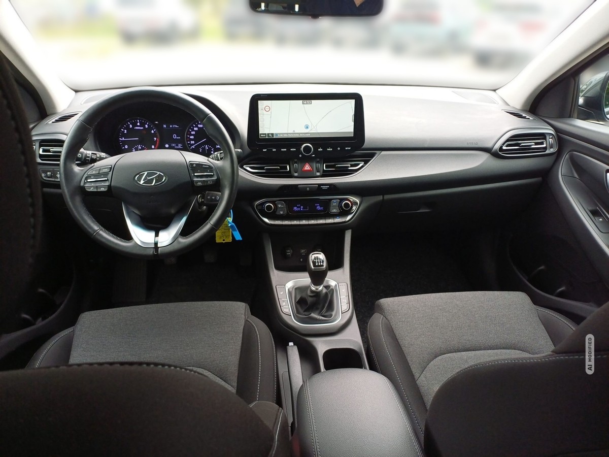 Hyundai i30 1.0 T-GDI Trend MHEV Sitzh. Kamera PDC Navi App 