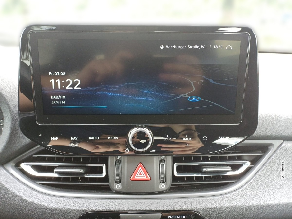 Hyundai i30 1.5 T-GDI N-Line MHEV Pano Sitzh. Navi App Kamera PDC