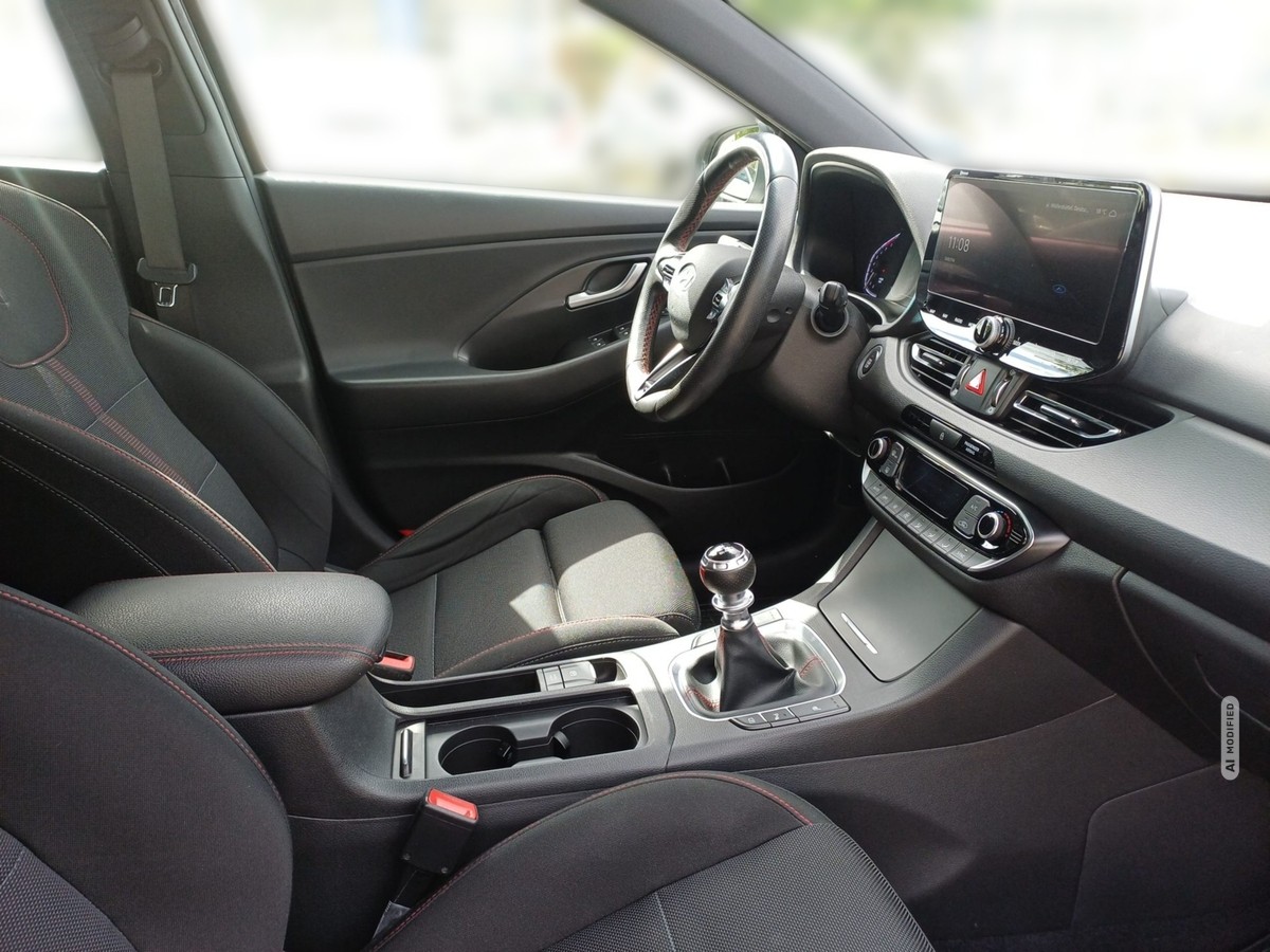 Hyundai i30 1.5 T-GDI N-Line MHEV Pano Sitzh. Navi App Kamera PDC