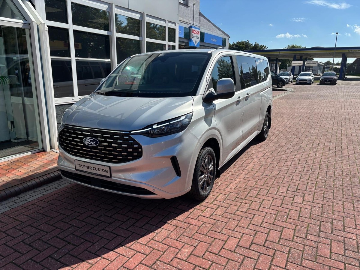 Ford Tourneo Custom Titanium, 2 Schiebetüren, LED,RFK, Autom. AHK