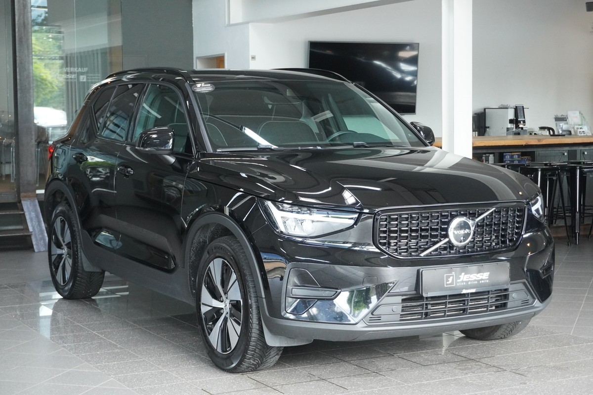 Volvo XC40 T4 Recharge Plus Dark LED ACC CarPlay H&K 360