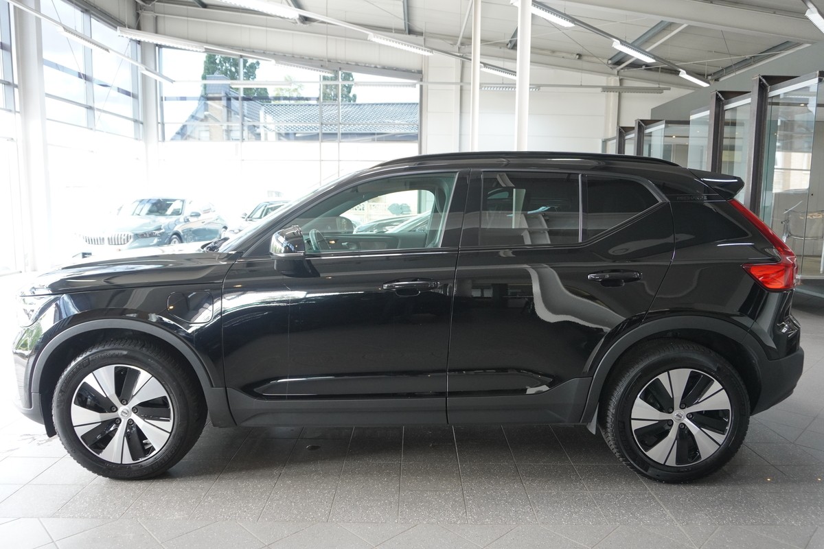 Volvo XC40 T4 Recharge Plus Dark LED ACC CarPlay H&K 360