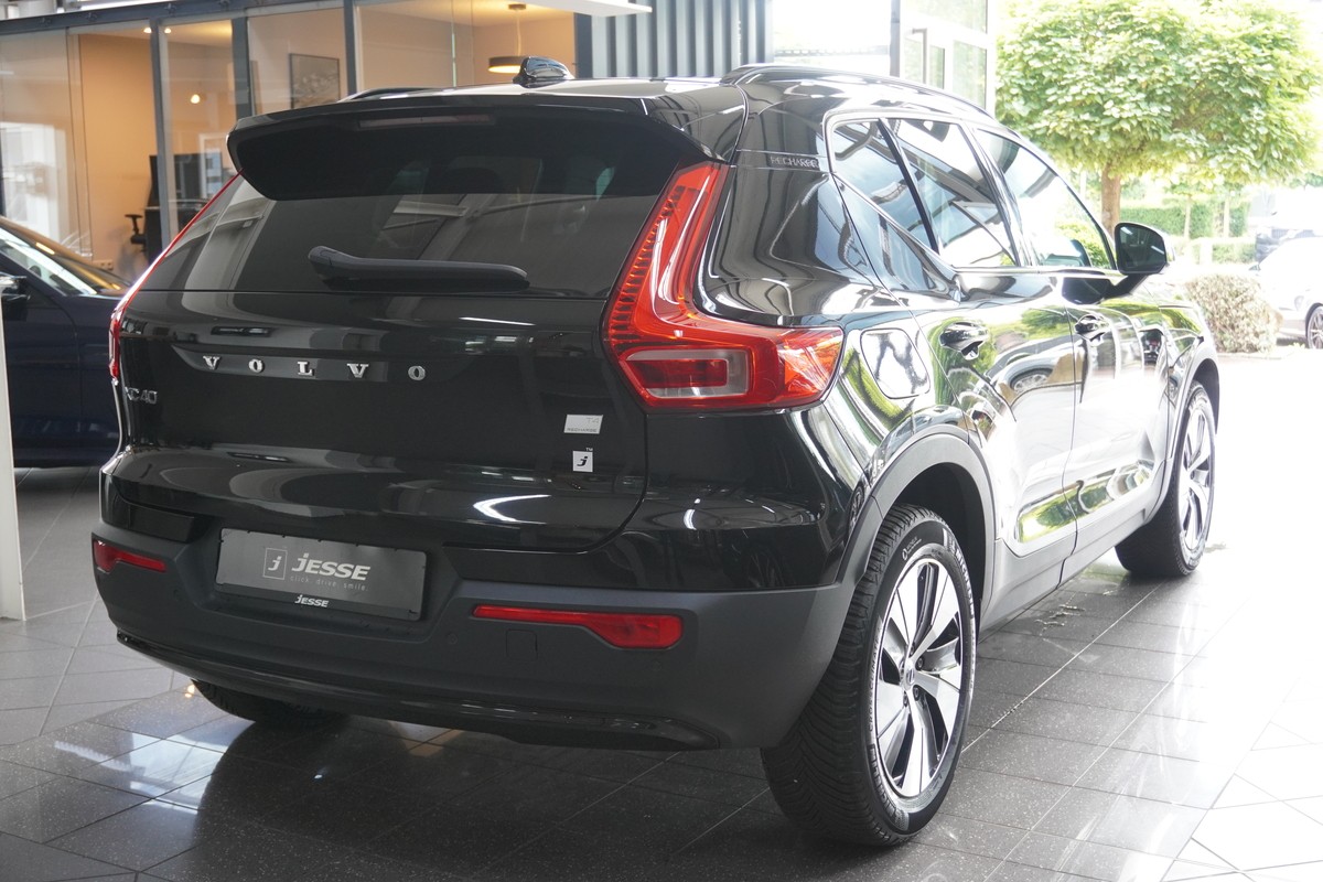 Volvo XC40 T4 Recharge Plus Dark LED ACC CarPlay H&K 360