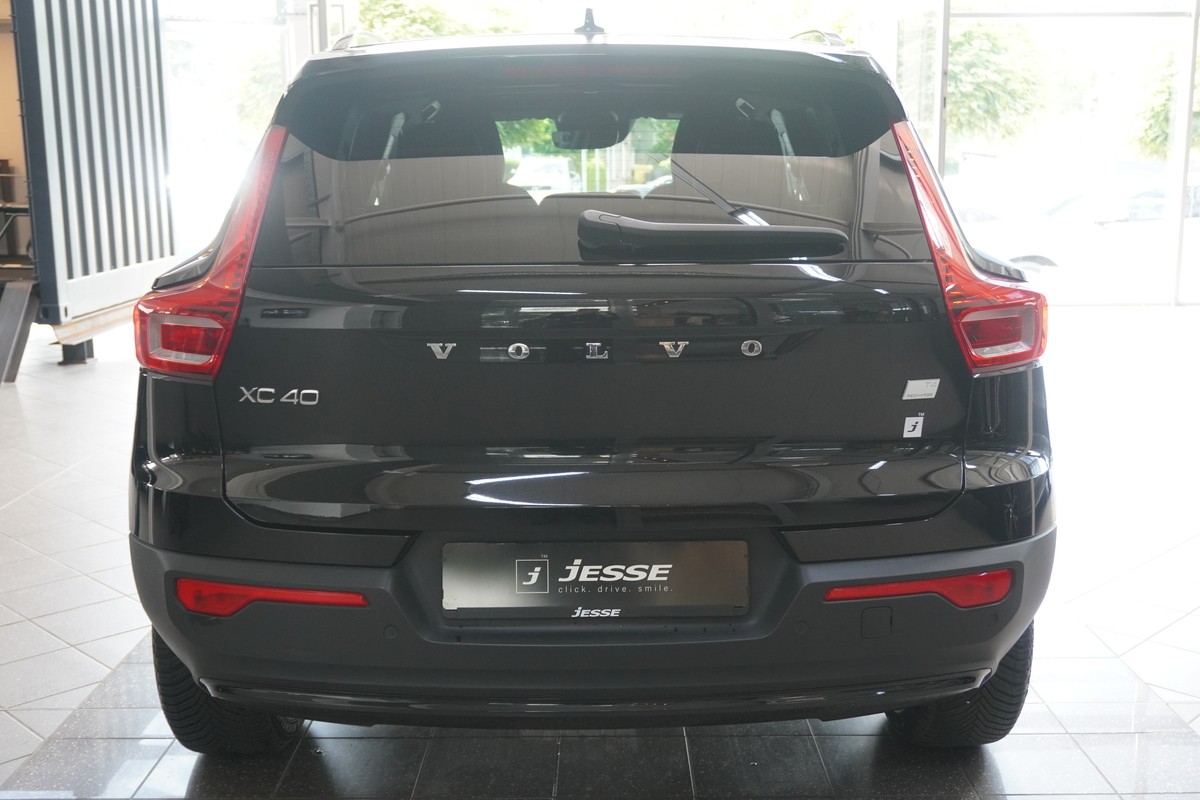 Volvo XC40 T4 Recharge Plus Dark LED ACC CarPlay H&K 360