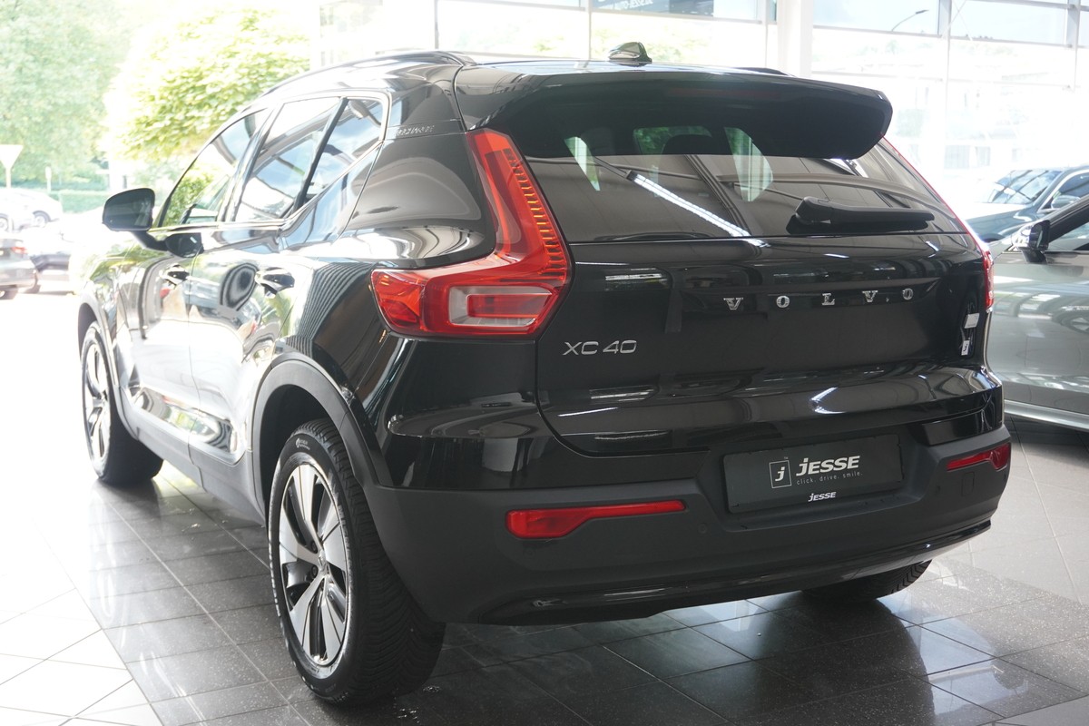Volvo XC40 T4 Recharge Plus Dark LED ACC CarPlay H&K 360