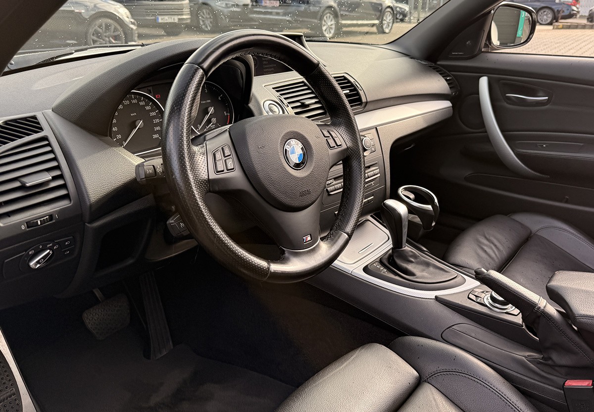 BMW 123d Cabrio LCI Aut M Sport Paket Harman Kardon