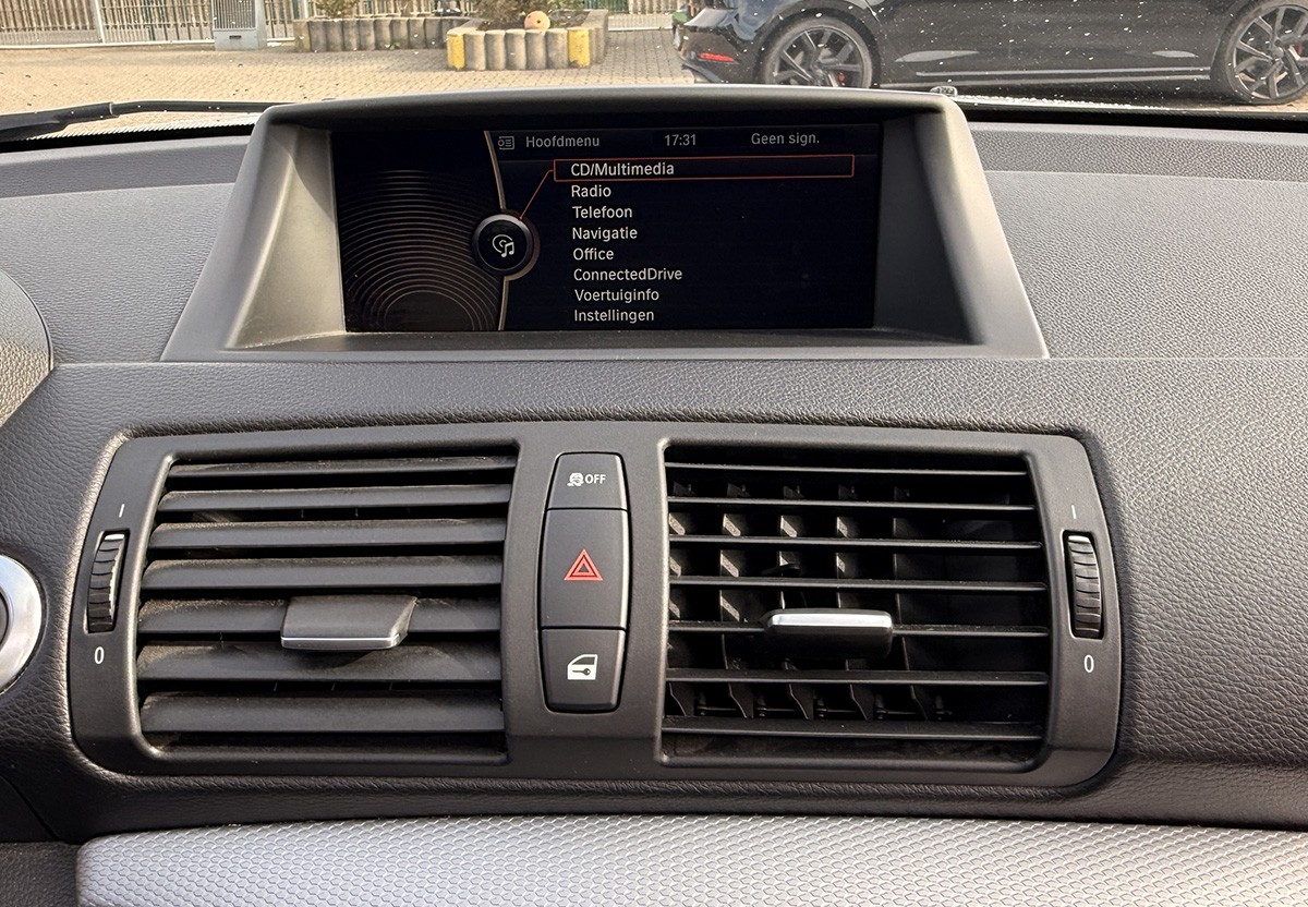 BMW 123d Cabrio LCI Aut M Sport Paket Harman Kardon