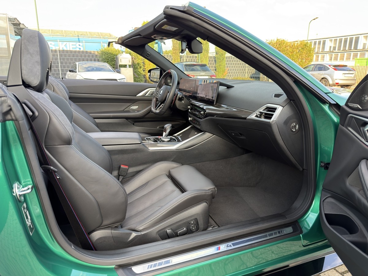 BMW M4  Competition M xDrive Cabrio LCI Carbon Assistenz