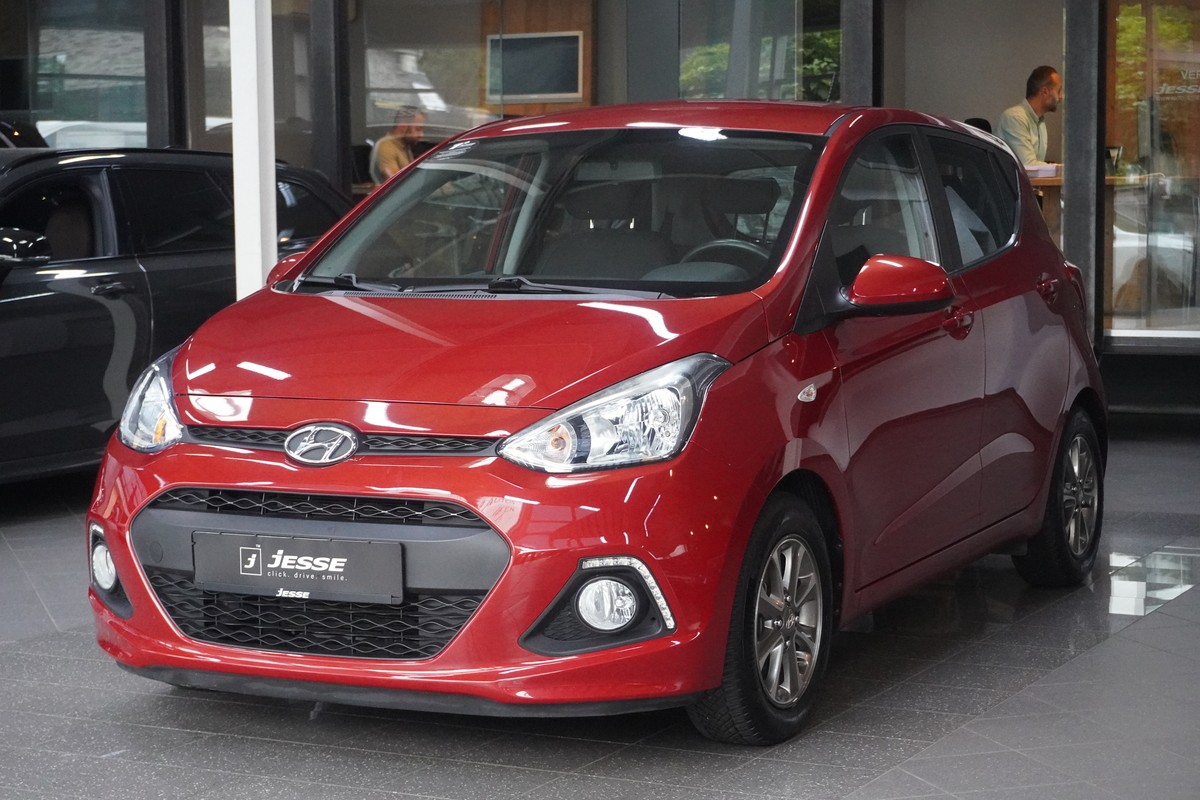 Hyundai i10 1.0 FIFA World Cup Edition Klima Temp SHZ 