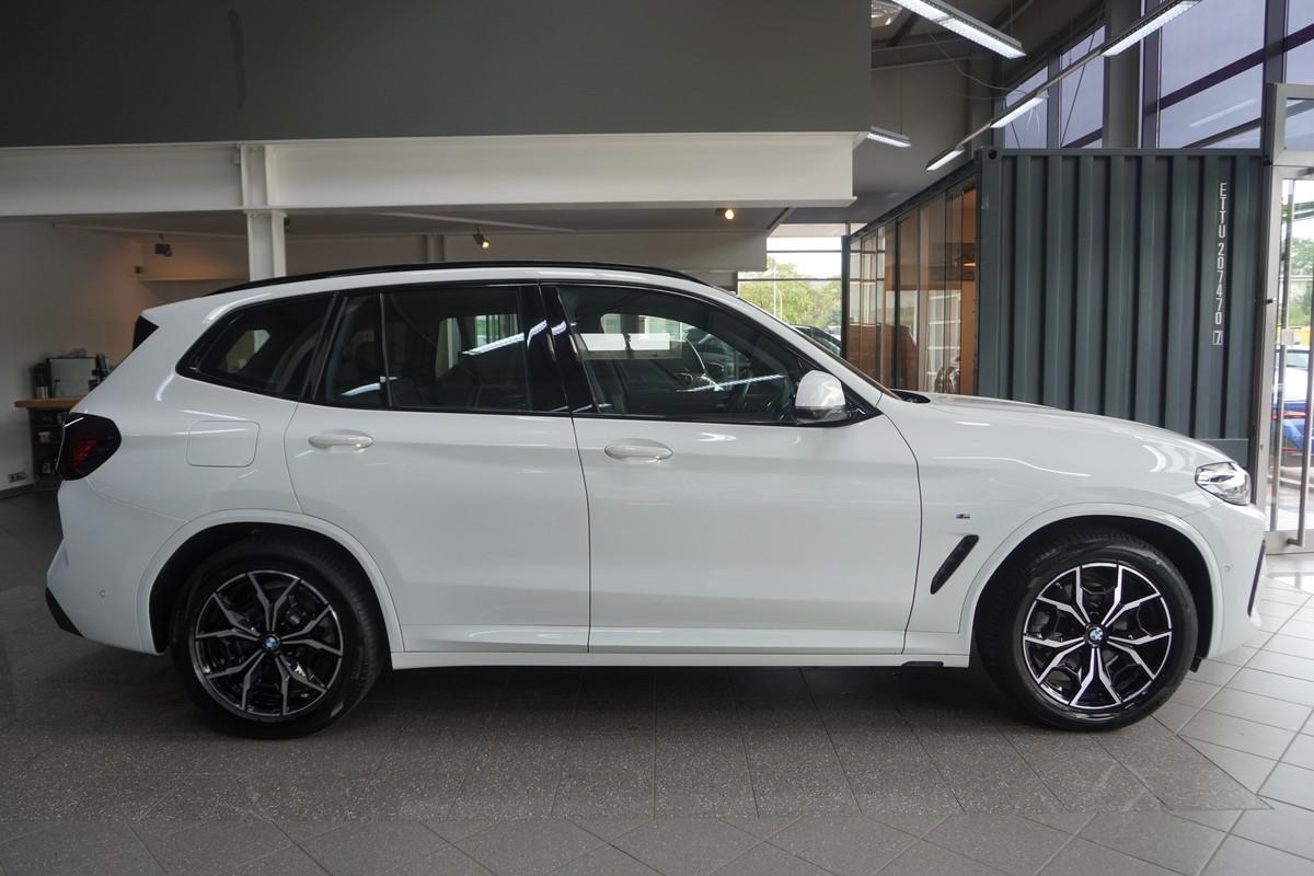 BMW X3  20i xDrive M Sport Shadow LED Leder RCAM