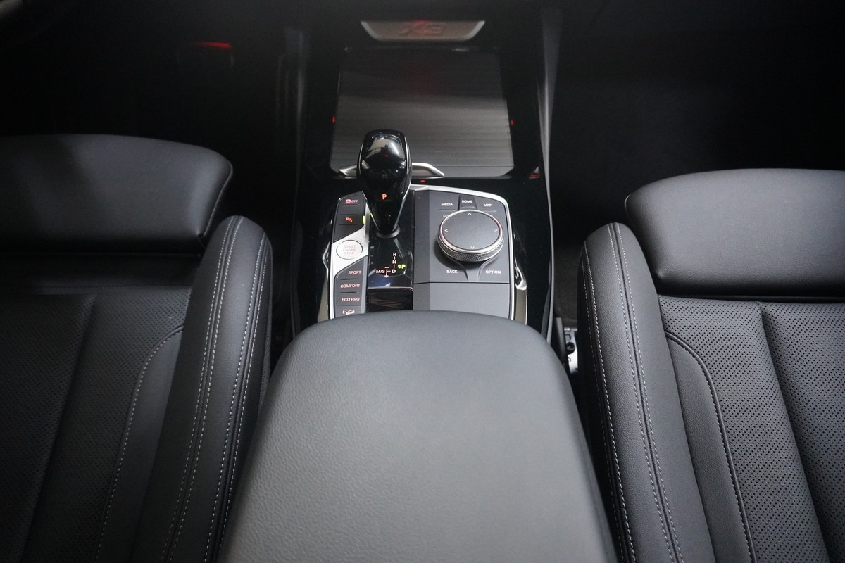 BMW X3  20i xDrive M Sport Shadow LED Leder RCAM