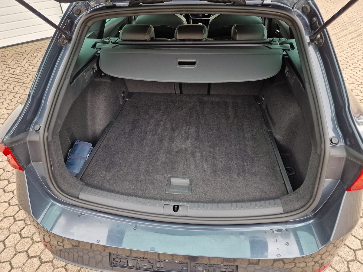Seat Leon  ST*TSI Xcellence*Navi*LED*ACC*18 Zoll*R-Cam