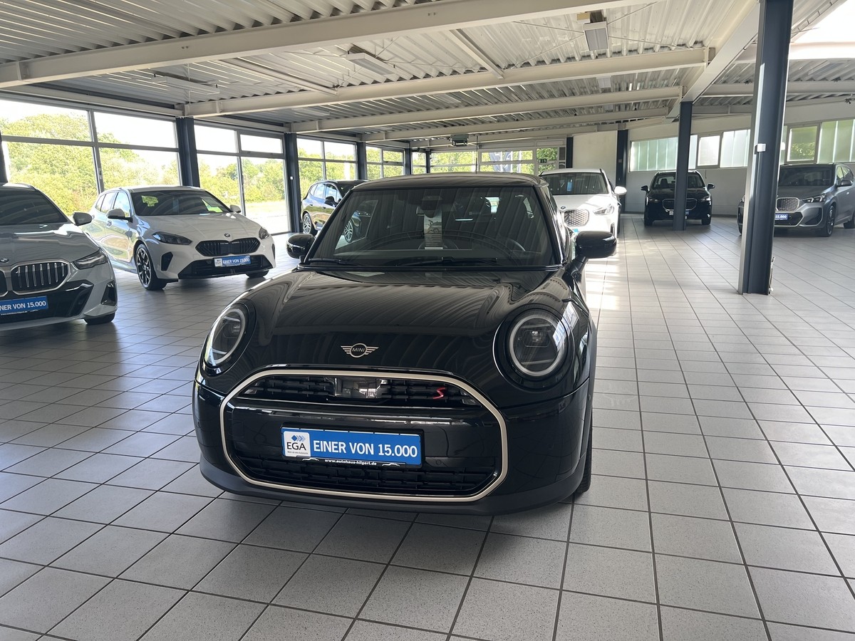 MINI Cooper S Favoured Trim HuD Pano  neue Sommerreifen 18Zoll