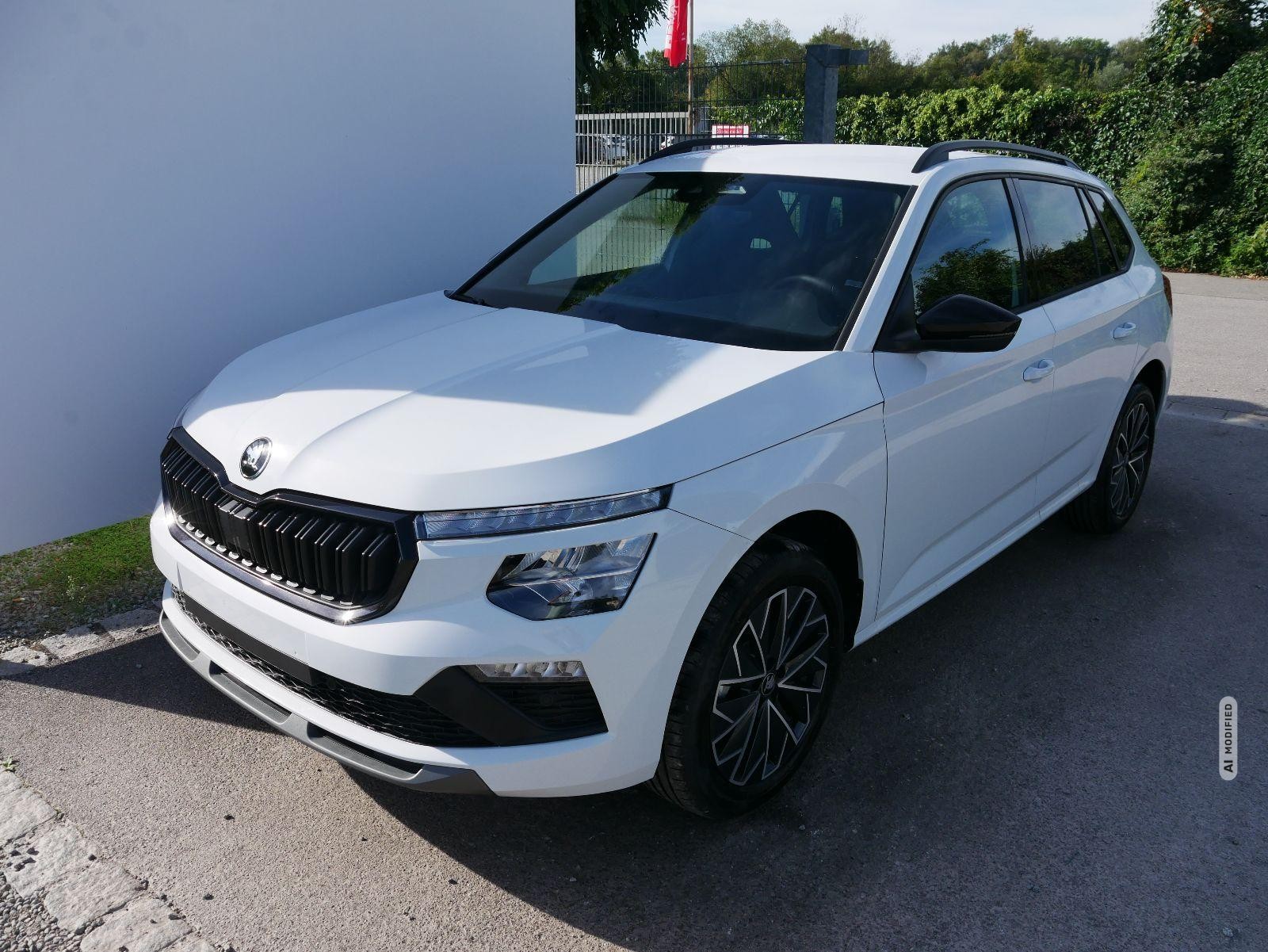 Skoda Kamiq Dynamic Sport Edition 1,5 TSI DSG*MOD-2027*AHK-SCHWENKBAR*PDC*LED*SHZ*SMAR