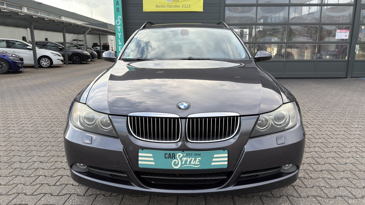 BMW 325 i xDrive Touring SHZ Bi-Xenon 