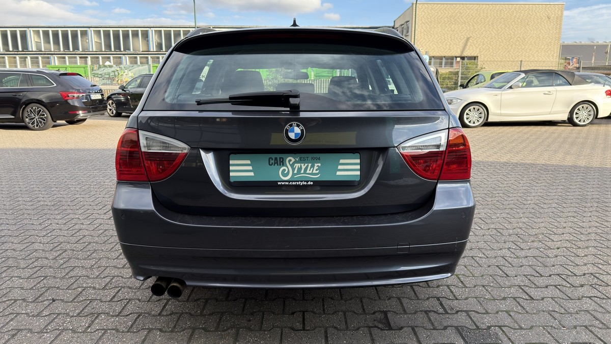 BMW 325 i xDrive Touring SHZ Bi-Xenon 
