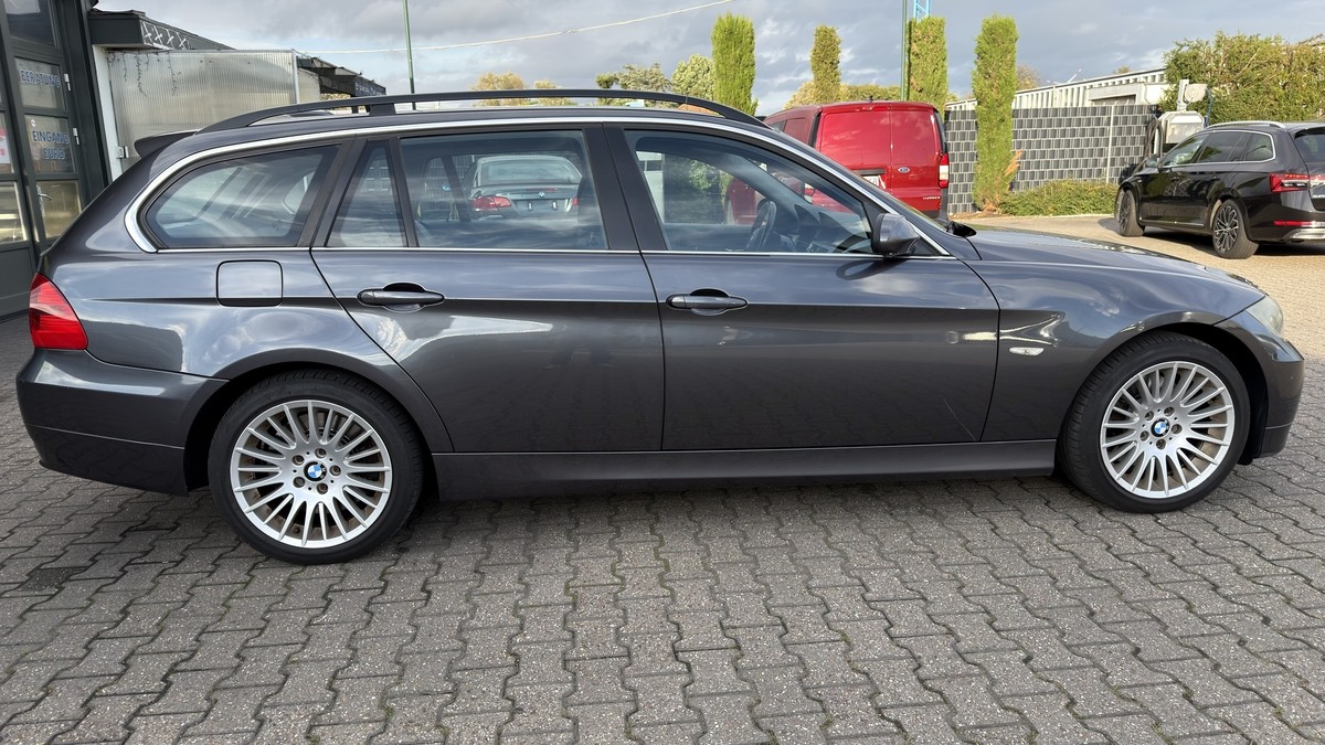 BMW 325 i xDrive Touring SHZ Bi-Xenon 