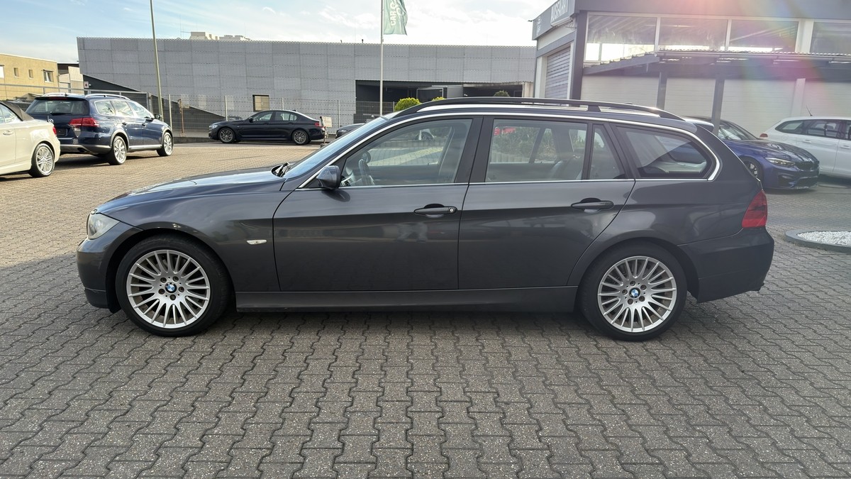 BMW 325 i xDrive Touring SHZ Bi-Xenon 