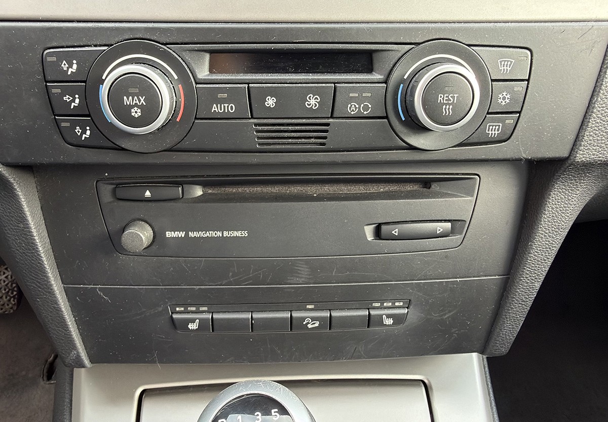 BMW 325 i xDrive Touring SHZ Bi-Xenon 