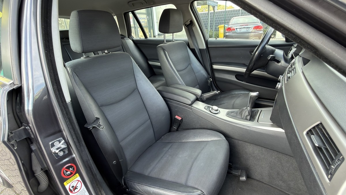 BMW 325 i xDrive Touring SHZ Bi-Xenon 