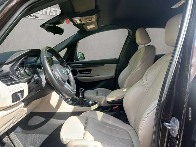 BMW 220 d Active Tourer Luxury Line ++Navi+LED+Kamera++