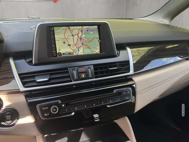 BMW 220 d Active Tourer Luxury Line ++Navi+LED+Kamera++
