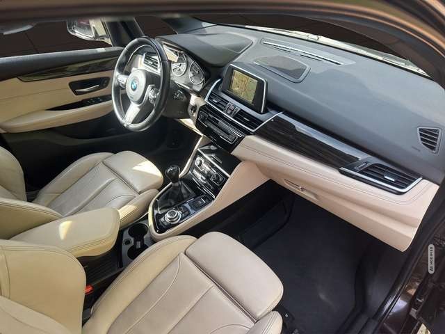 BMW 220 d Active Tourer Luxury Line ++Navi+LED+Kamera++