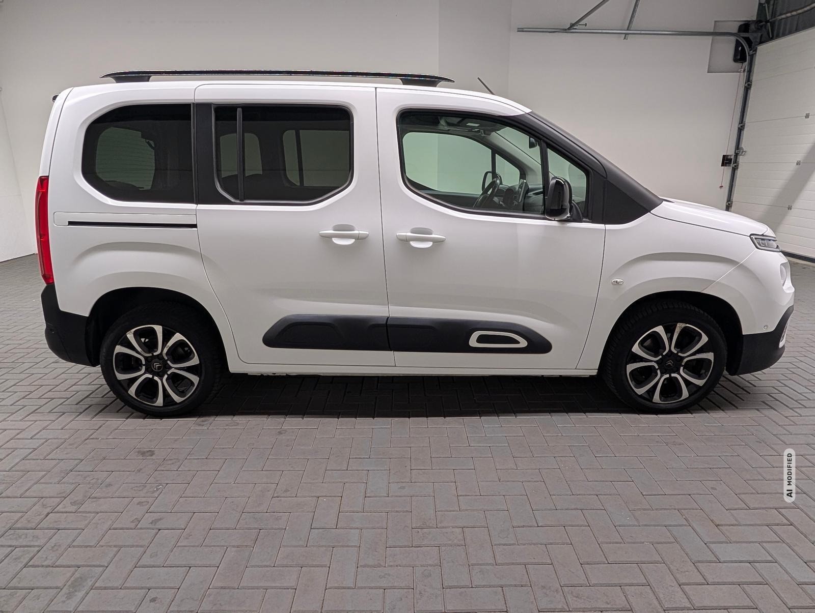 Citroën Berlingo Shine M Navi/ACC/HUD/AHK/Kam/DAB/17-LM