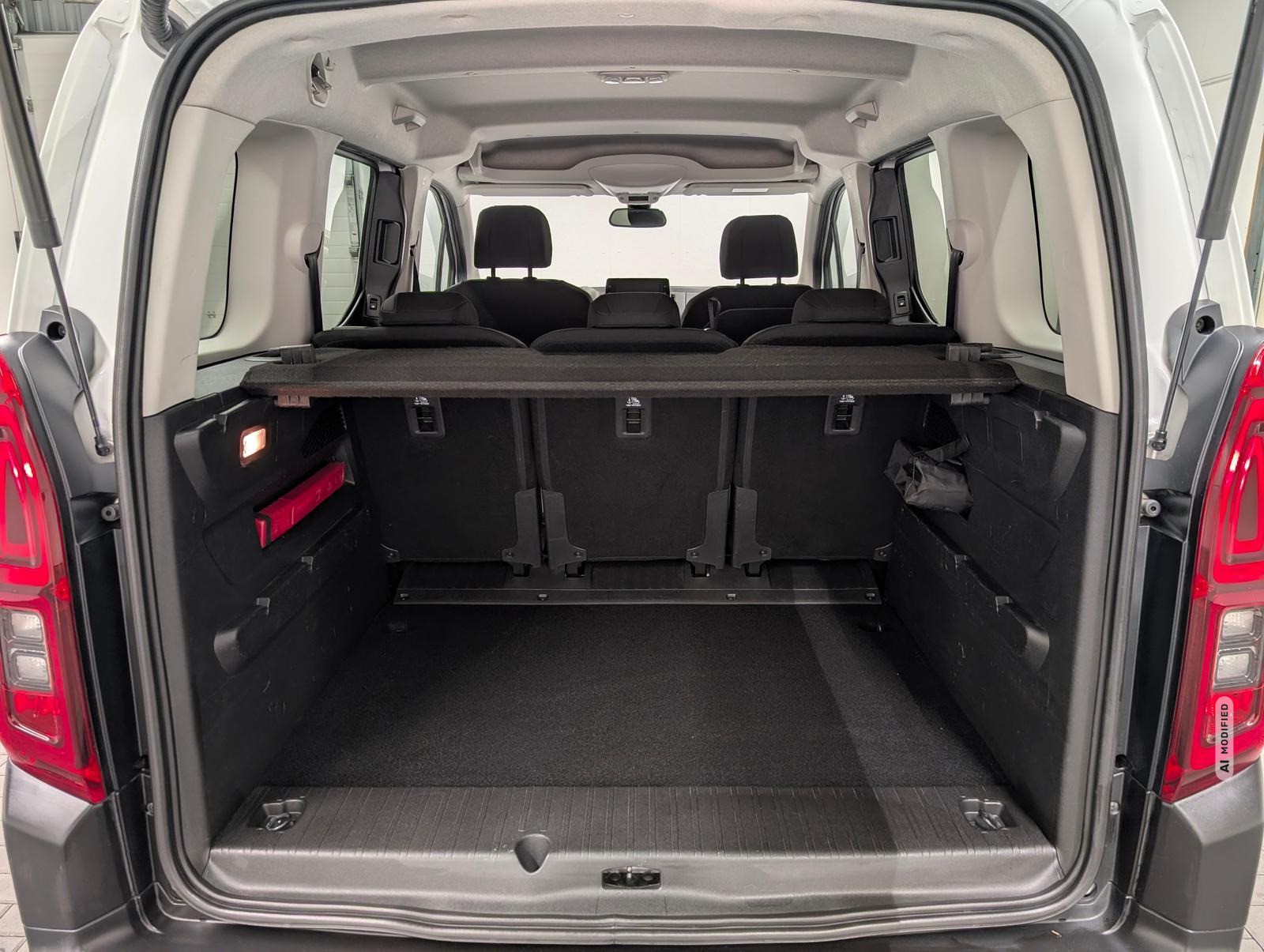 Citroën Berlingo Shine M Navi/ACC/HUD/AHK/Kam/DAB/17-LM