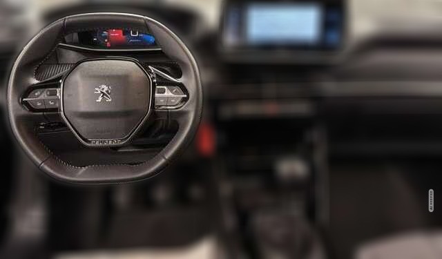 Peugeot 208 1.2 Allure Pack Navi*LED*Tempo*Kam*CarPlay*