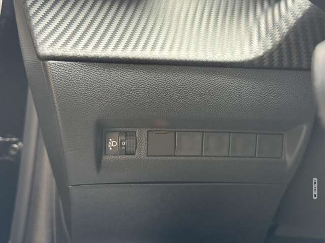 Peugeot 208 1.2 Allure Pack Navi*LED*Tempo*Kam*CarPlay*