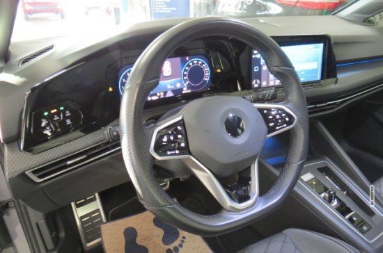 Volkswagen Golf VIII 1.5 eTSI R-Line (EURO 6d) AHZV+Matrix