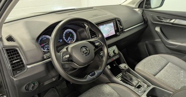 Skoda Karoq Clever 1.5 TSI DSG LED CarPlay Kessy DAB