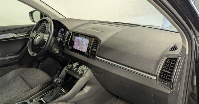 Skoda Karoq Clever 1.5 TSI DSG LED CarPlay Kessy DAB