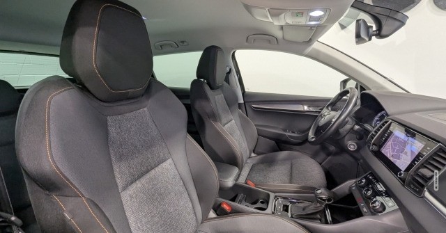 Skoda Karoq Clever 1.5 TSI DSG LED CarPlay Kessy DAB