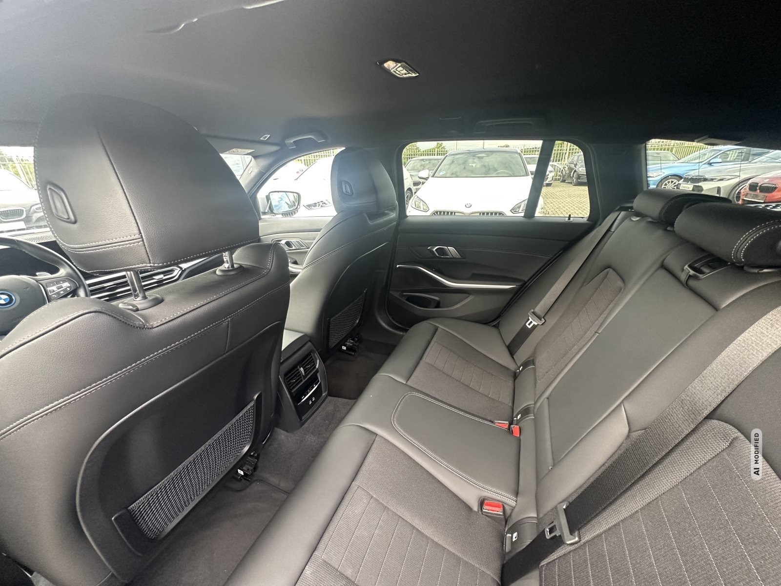 BMW 320 TOURING LC PLUS AHK SPORTSITZE GRA PARKASSIST HIFI DAB LORDOSENSTÜTZE
