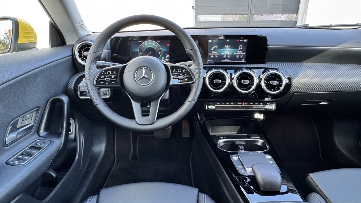 Mercedes-Benz CLA 250 Shooting Brake e SB EU 6d NAVI SITZHZG MBUX R-CAM