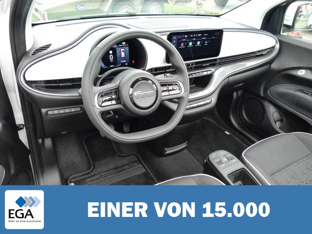 Fiat 500e Memory Sitze Apple CarPlay Android Auto Klimaautom Fahrerprofil DAB Ambient