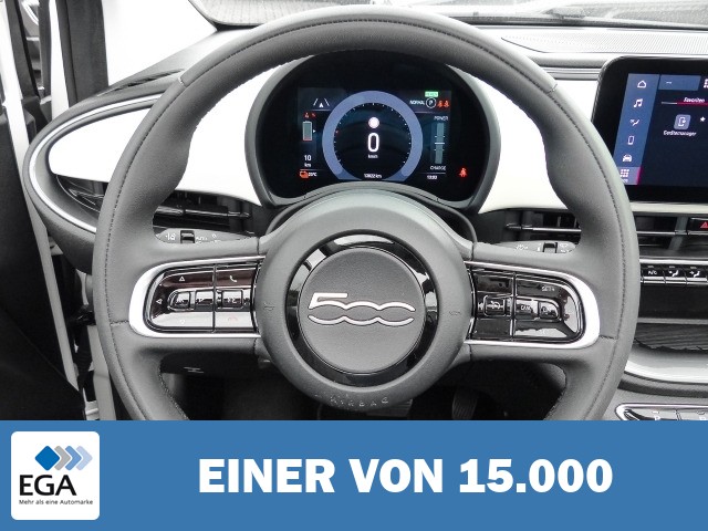 Fiat 500e Memory Sitze Apple CarPlay Android Auto Klimaautom Fahrerprofil DAB Ambient