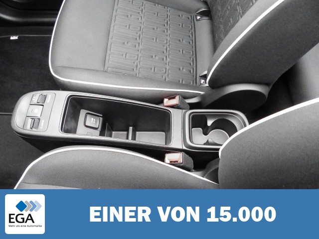 Fiat 500e Memory Sitze Apple CarPlay Android Auto Klimaautom Fahrerprofil DAB Ambient
