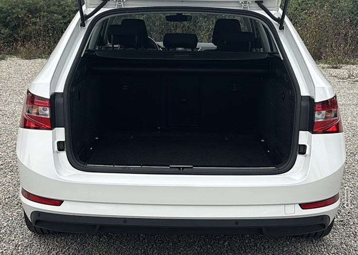 Skoda Superb Combi 2.0 TDI Ambition *LED*NAVI*KLIMA